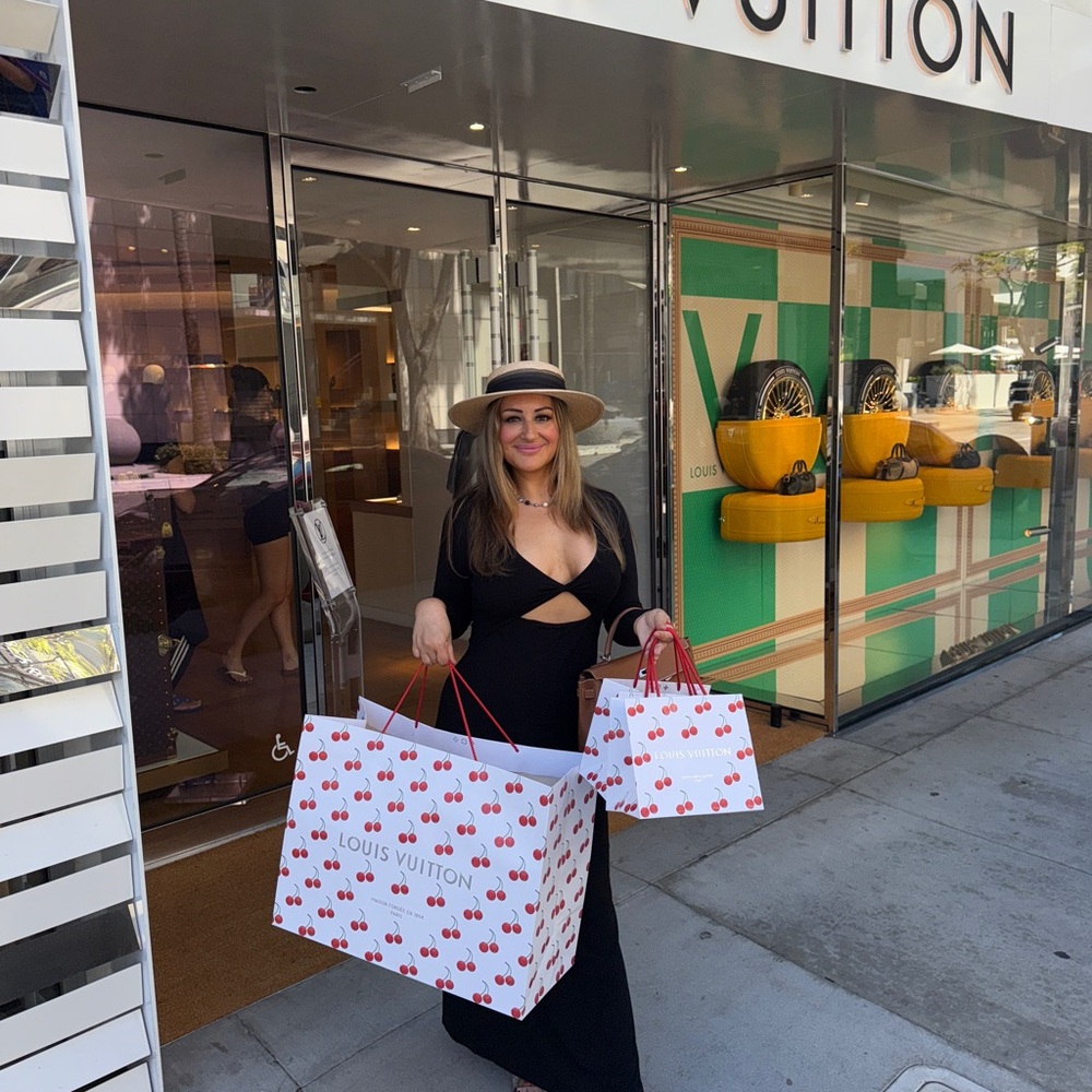 Shop my closet ellesluxury4u